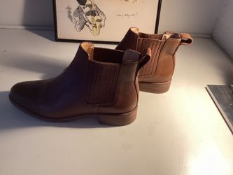 “Madewell” genuine leather Chelsea boots