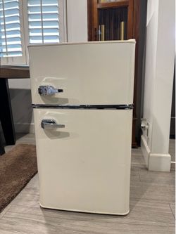 Insignia Mini Fridge