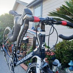 Cannondale Synapse Full Carbon Roadbike Size 56cm Large Shimano Ultegra 22 Speeds Like New..