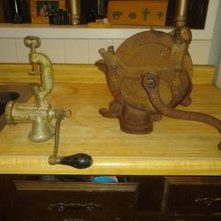 Antiques!!    Corn Sheller And Meat Grinder 