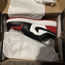 Air Jordan 1 Low (GS) Size 5