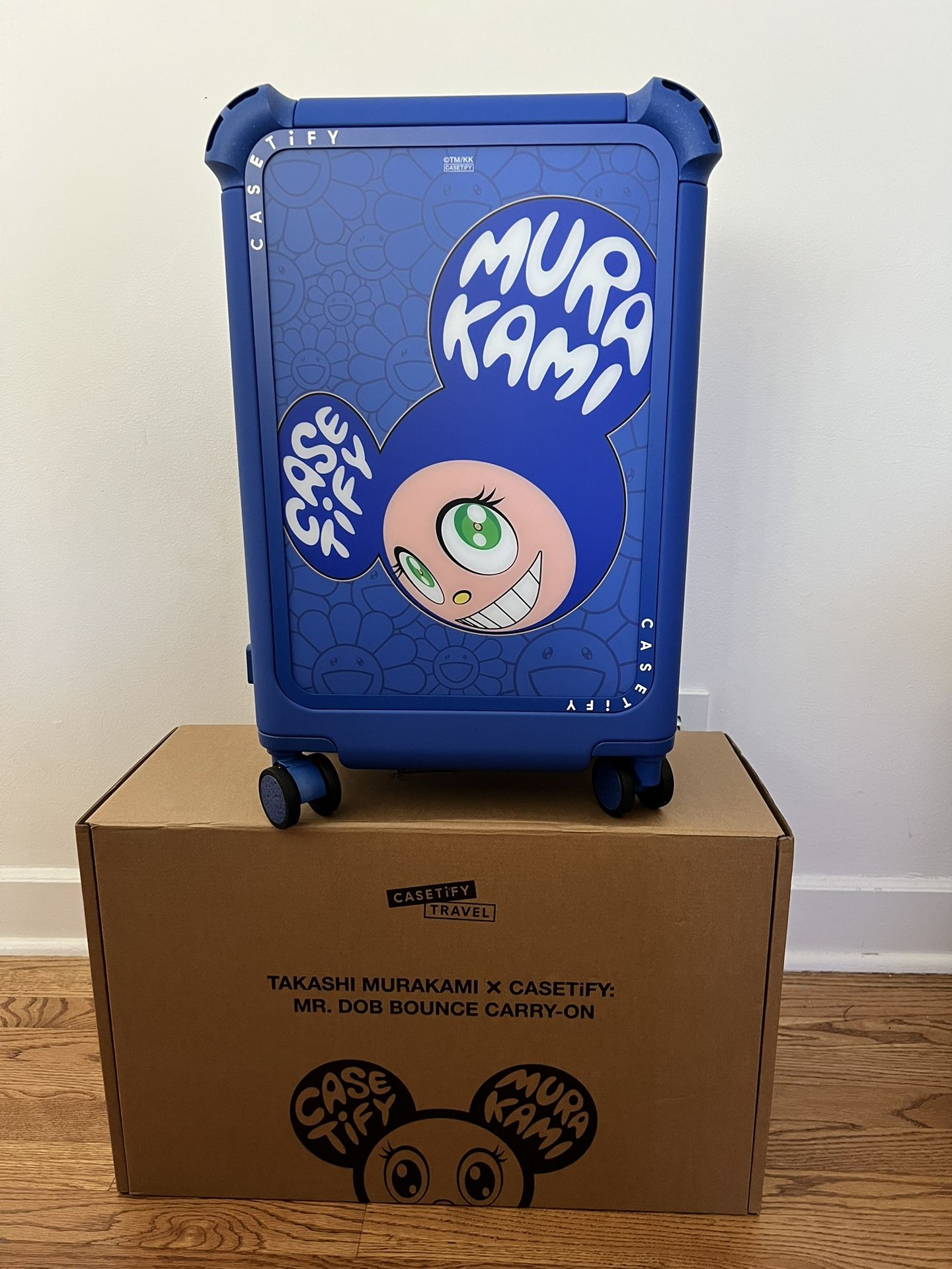 CASETIFY x TAKASHI MURAKAMI MR. DOB BOUNCE CARRY ON TRAVEL SET