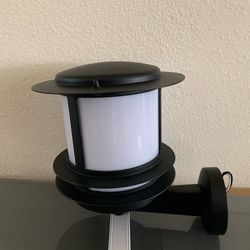 Light fixtures