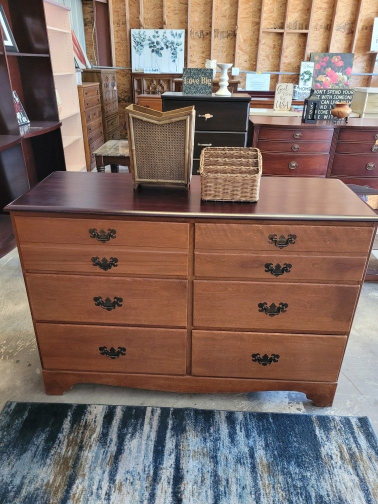 CUTE SOLID DRESSER 