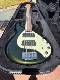 Music Man Stingray 5 HH
