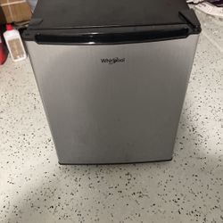 Whirlpool Mini Fridge 