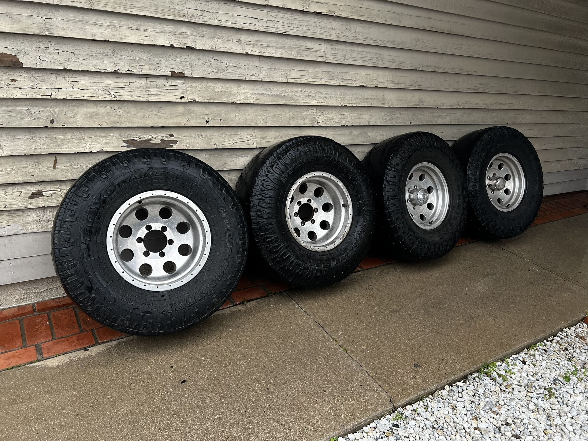 315/70/16 6x5.5 Wheels & Tires for Sale in Moreno Valley, CA OfferUp