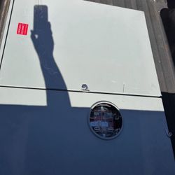 Leviton 300Amp Outdoor Meter Main Combo, 12-Spaces, Ringless with Lever Bypass, Removable 5th Jaw Installed