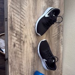 Nike shoes 5y