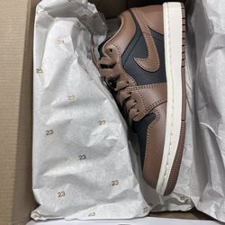 WMNS AIR JORDAN 1 LOWS