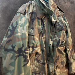 CAMO COAT SZ.LARGE