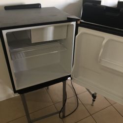 Mini Fridge 