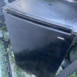 Kenmore Minni Fridge 