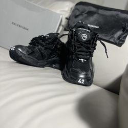 Balenciaga Runners Sizes Available 8-11