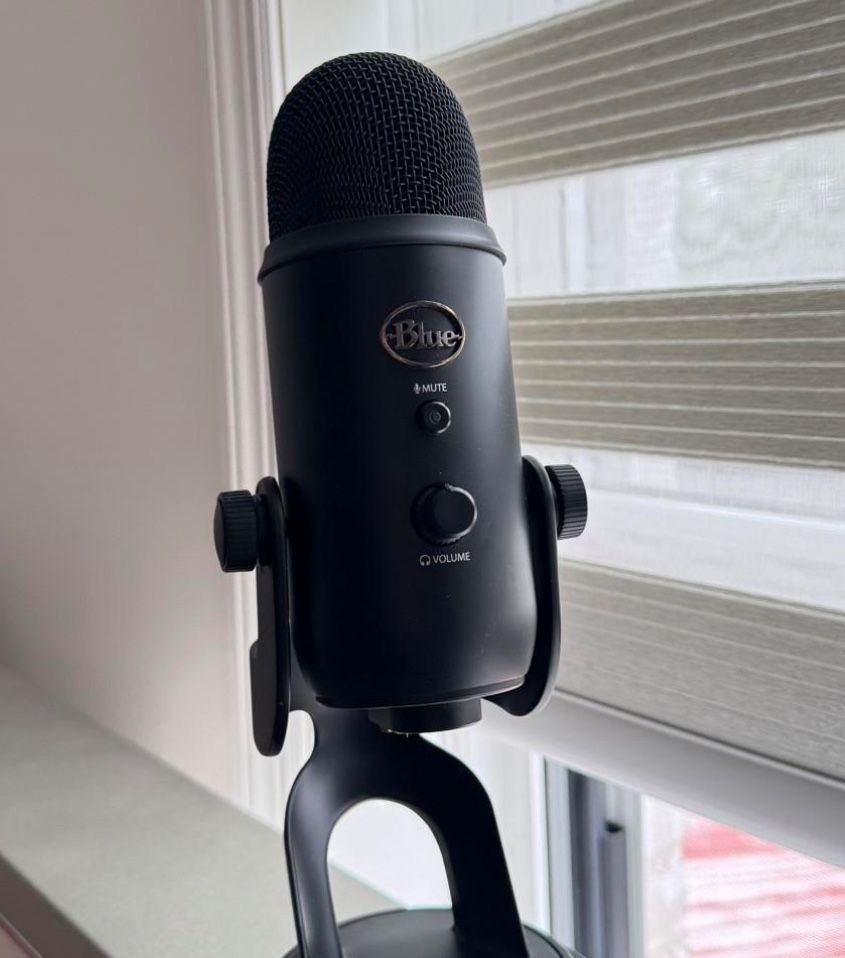 Blue Yeti microphone (blackout Version)