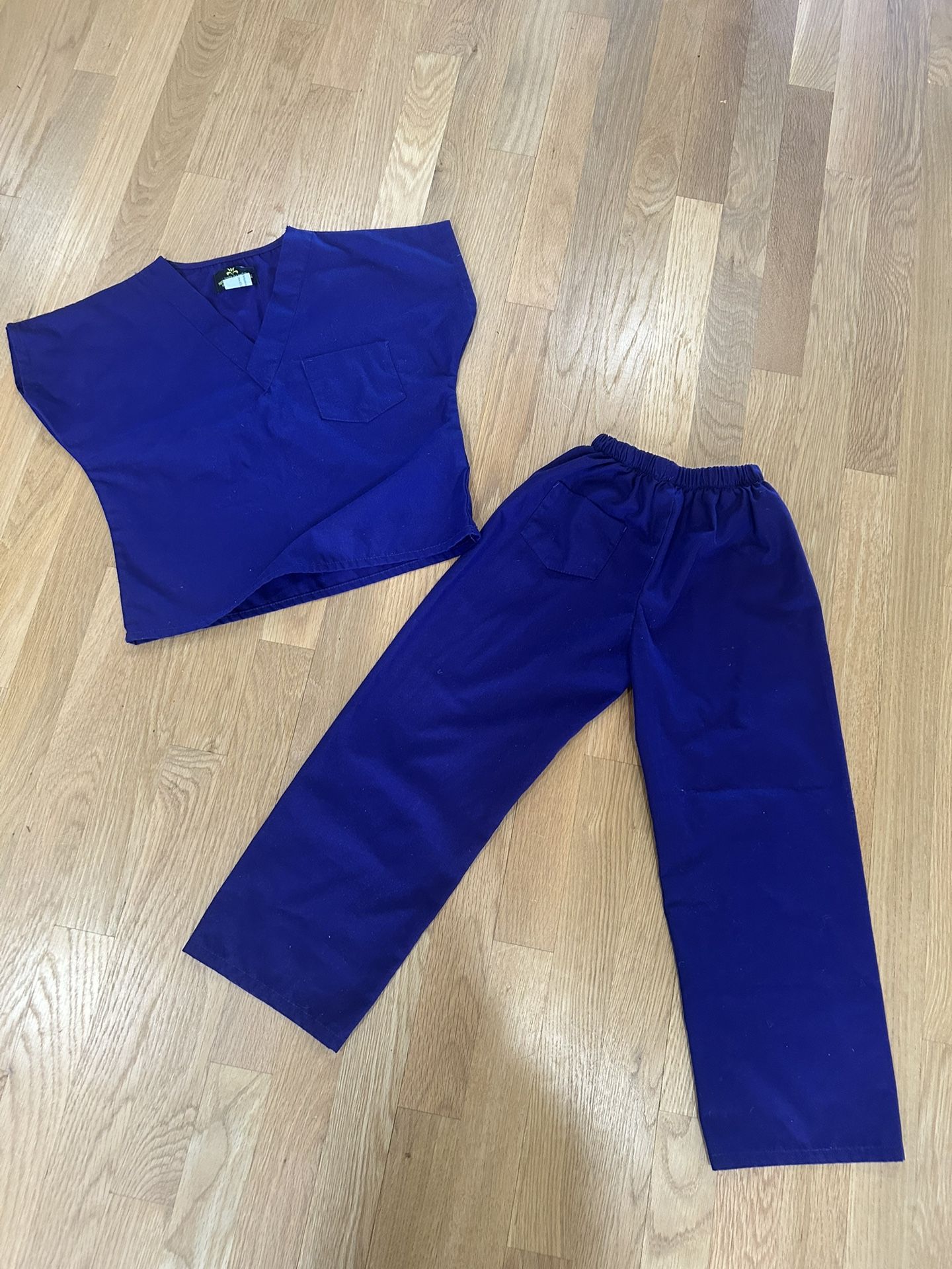 Kids Uniform/ Costume/ medical / Scrubs / Purple / Size 5/6