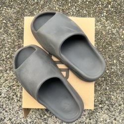 YZY Slide Size8