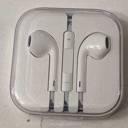 Apple earbuds(new)
