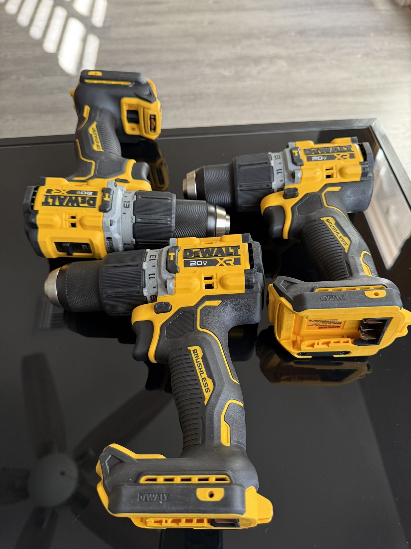 DEWALT 20V XR Brushless Cordless 1/2 in. Hammer Drill (Tool-Only) Each Cada Una 