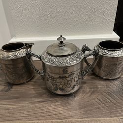 Antique Meriden B. Company Quadruple Plated Creamer Sugar Pitcher Set