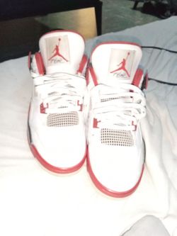 Jordan fire red 4s
