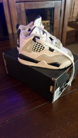 Jordan 4 Retro Toddlers Size 4