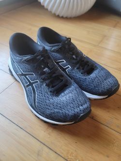 ASICS GT-1000 9 womens SIZE 7.5 Carrier Grey/Black