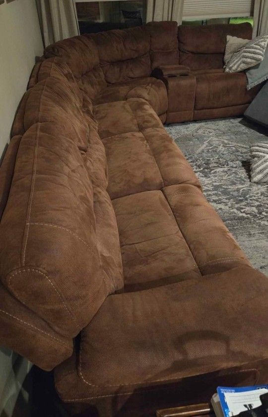 Beautiful Sectional With 4 Recliners Plus Rocking Chair Recliner