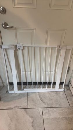 Safety 1st White Baby Gate