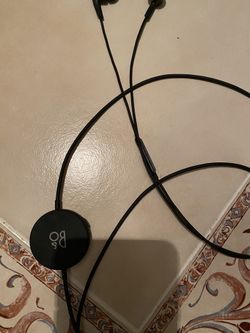 B&O wired headphones