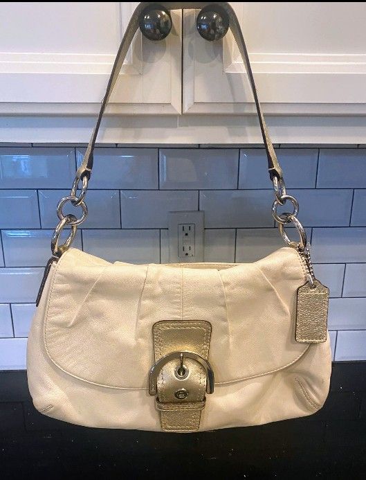 Guc Coach SoHo Shoulder Bag In Gold/White