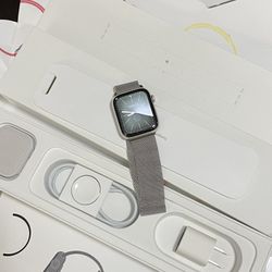 Apple Watch ⌚️ 5 44MM Stainless Steel Like New 