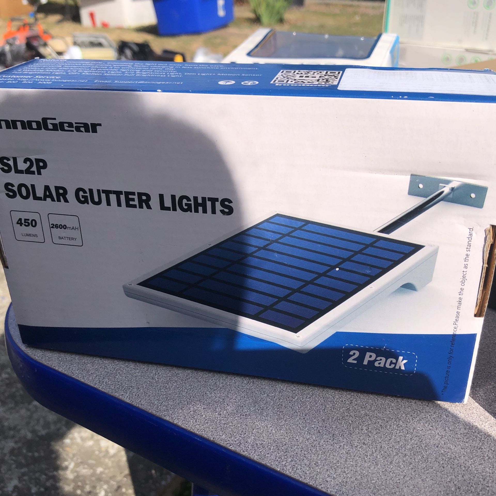 InnoGear Luces solares para exteriores, 80 luces solares LED, 4 modos de trabajo, sensor de movimiento, luz solar para exteriores, luces de pared de s