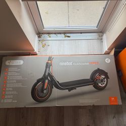 Segway Ninebot F35 Scooter 