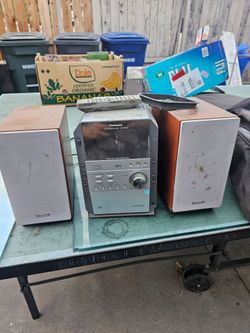 Panasonic SA-PM19 CD Stereo System with Speakers