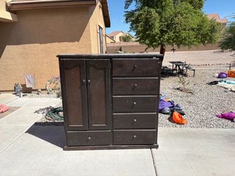 Closet/dresser