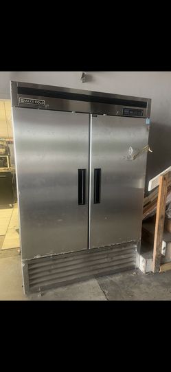 SALE! Refrigerator reach in commercial Maxx Cold Solid doors  with warranty 