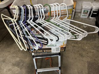  Clothes Hangars 