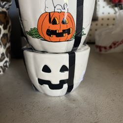 RAE DUNN SNOOPY MEASURING CUP