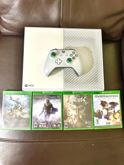Xbox One Bundle With Controller, Games, Power Cable, and HDMI