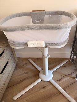 HALO Bassinest Baby Bassinet