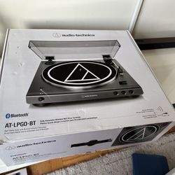 Audio-Technica AT-LPGO-BT Fully Automatic Wireless Bluetooth Belt-Drive Turntable with Dust Cover 