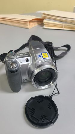Sony Super Steady Shot Camera model DSC-H2