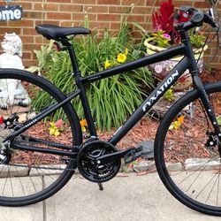 Brand New 700c Fyxation Urbex Hybrid Bike Rapid Shifter Dual Disc Brake Sm/MD Frame Size Asking $260