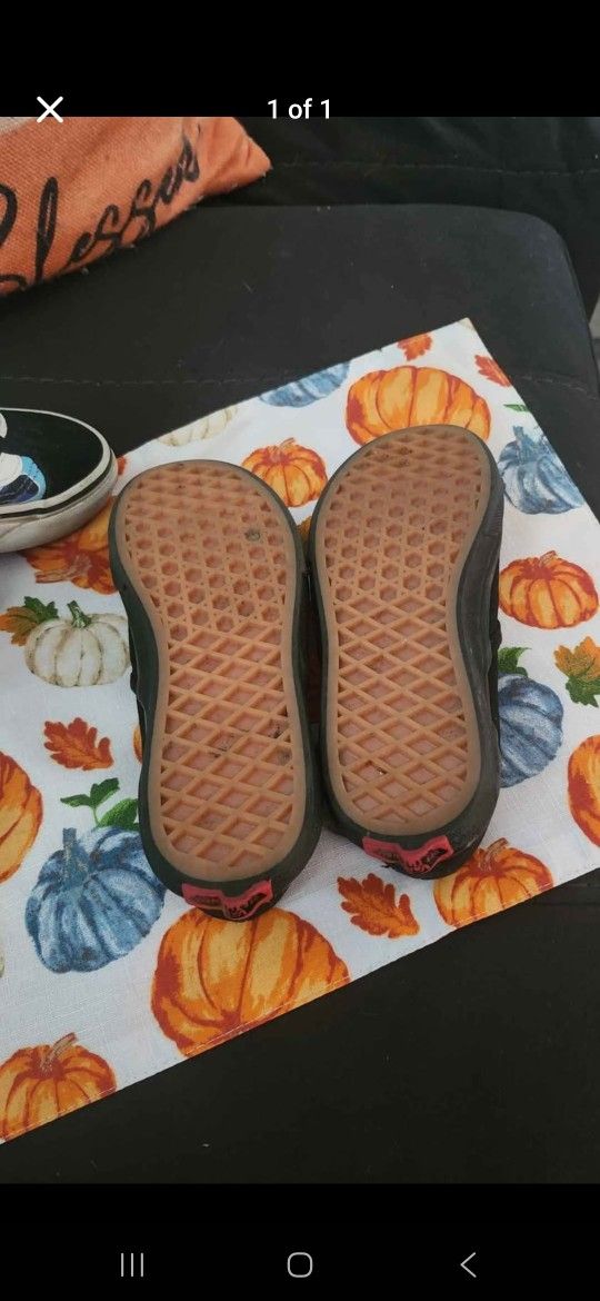 NEW USED YOUTH SNEAKERS