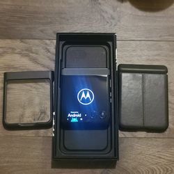 New Unlocked Motorola 2024 Razor Flip Phone