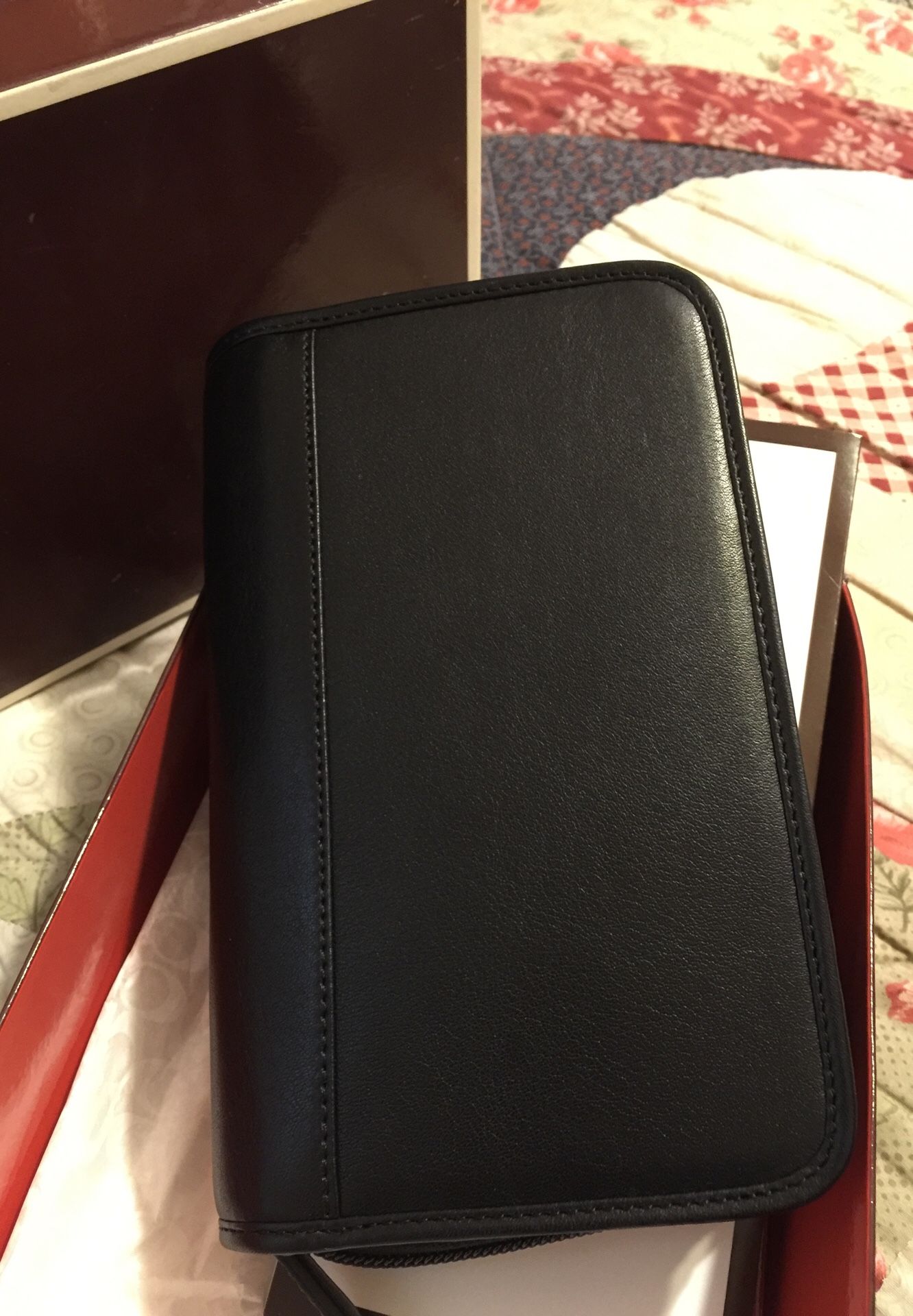 Coach Organizador case Deluxe PDA, color black leather New, serous buyer only. OBO