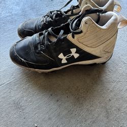 Under Armour baseball cleats size 4.5Y