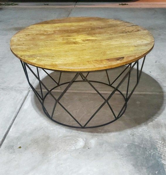 Round COFFEE Table With Metal Round Base