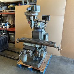 Tree 2UVR-C Milling Machine 3 axis per feed & DRO